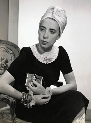 Elsa Schiaparelli gives fashion an artistic dimension