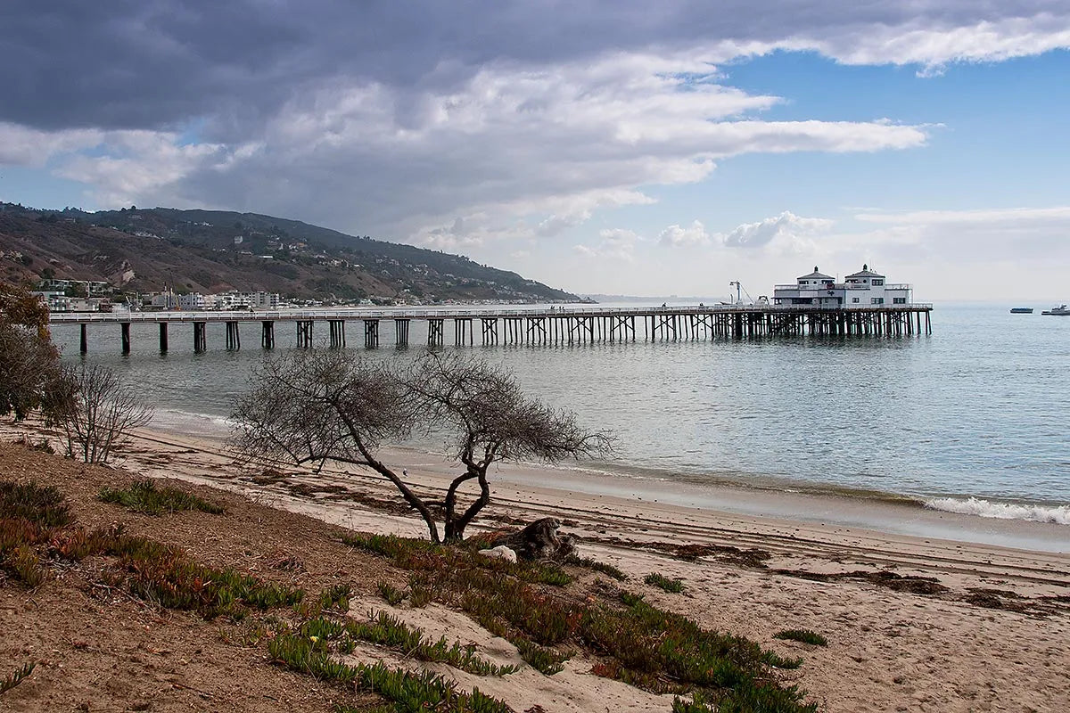 Paddle Boarding Los Angeles Malibu Surfrider Beach