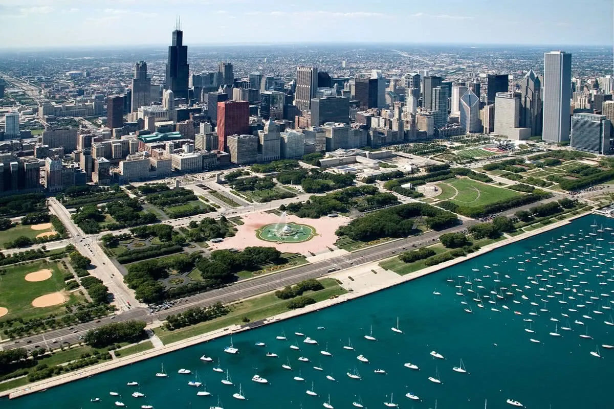 Paddle Boarding Chicago Monroe Harbor