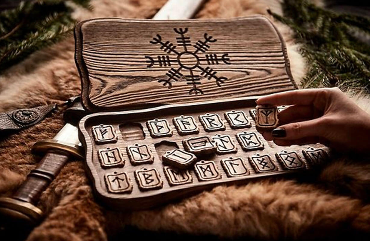 Aegishjalmur runes viking