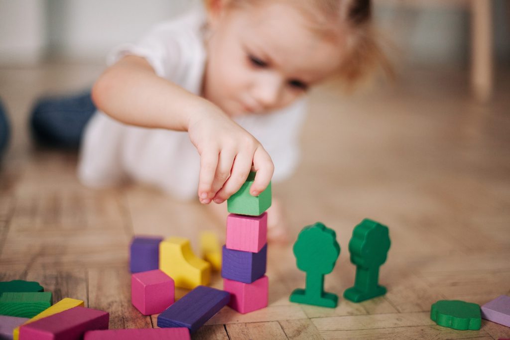 Montessori : Mini couteau ou cuillère en bois pour enfants - Universdujeux