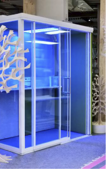 Blue light and photocatalytic coating guarantee the high hygienic level of Vetrospace meeting booths