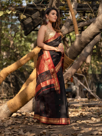 Vijaya - विजया Maheshwari Handloom Silk Saree