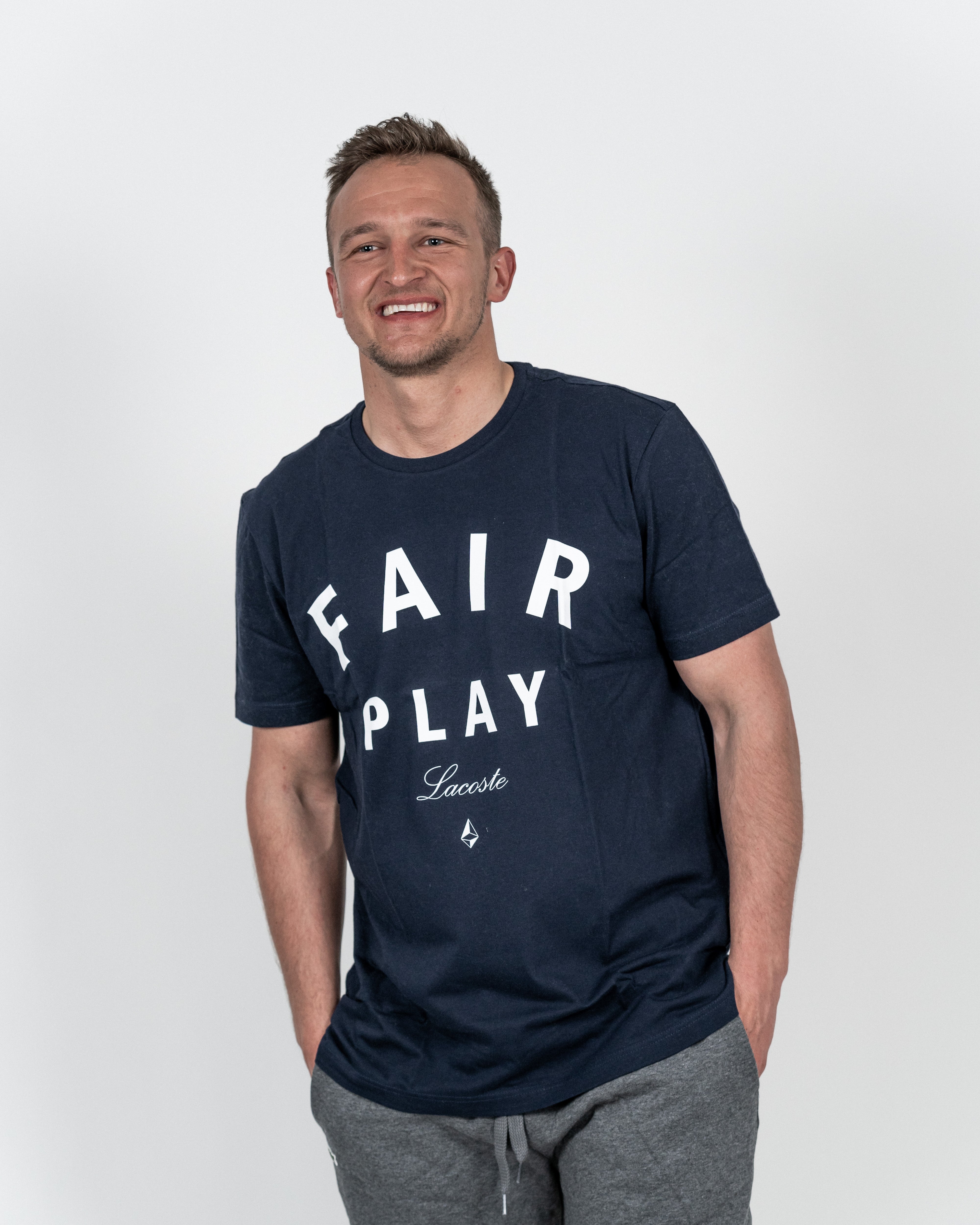 Play" T-shirt Navy