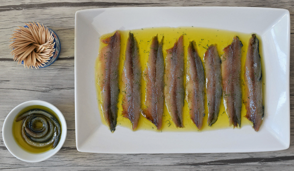 Anchovies served to show their full glory