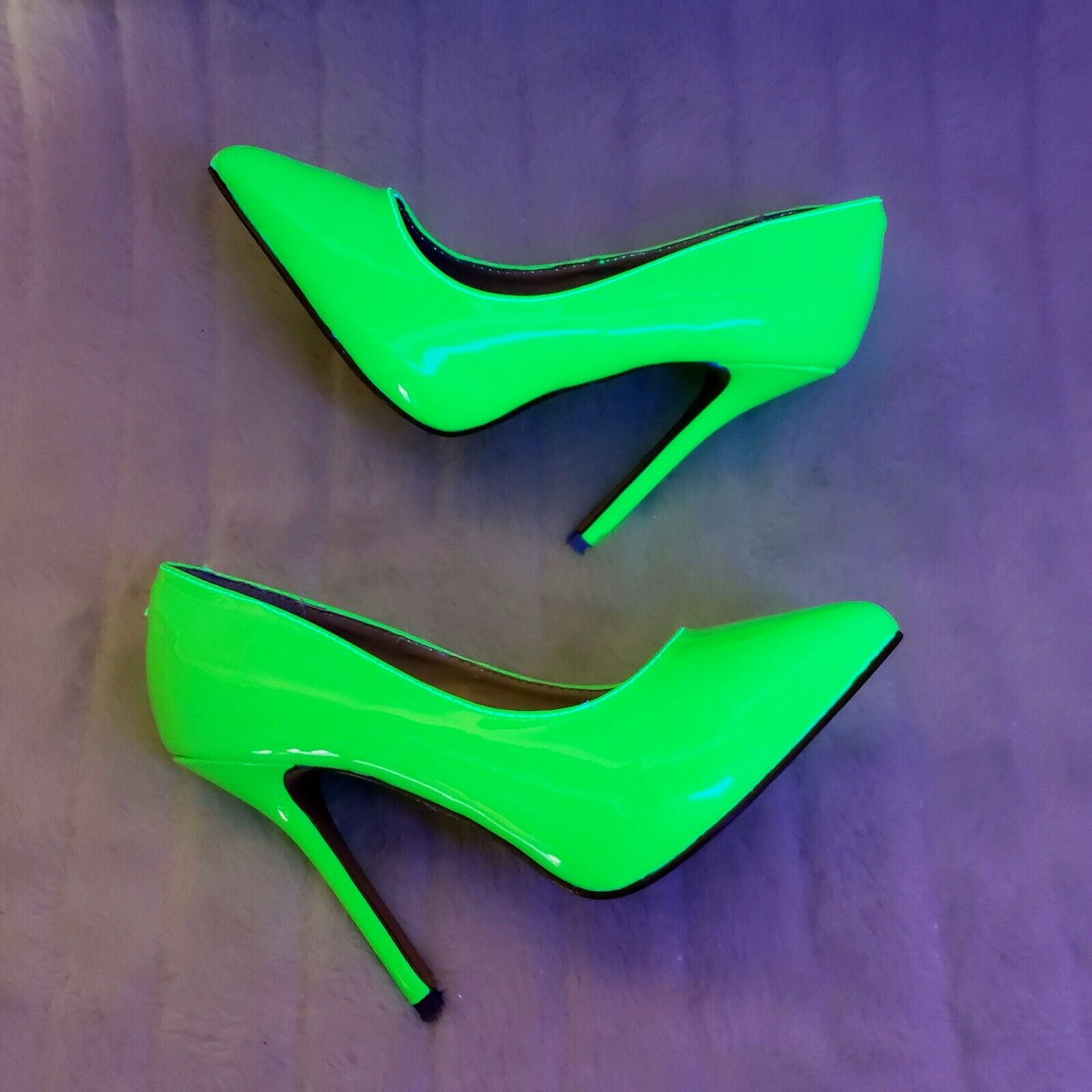 Amuse 20 Neon Green Patent 5" High Heel Shoes Pumps NY