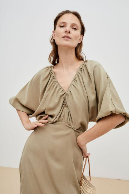Sustainable fashion for women and sustainable women's dresses from tencel online in Hong Kong and Singapore.