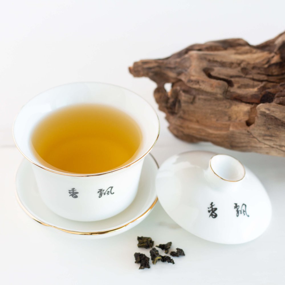 https://cdn.shopify.com/s/files/1/0560/1699/4381/files/Reusing_Tea_Leaves_1024x1024.jpg?v=1669545513