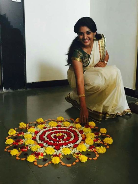 Niveda thomas in Saree looks Beautiful