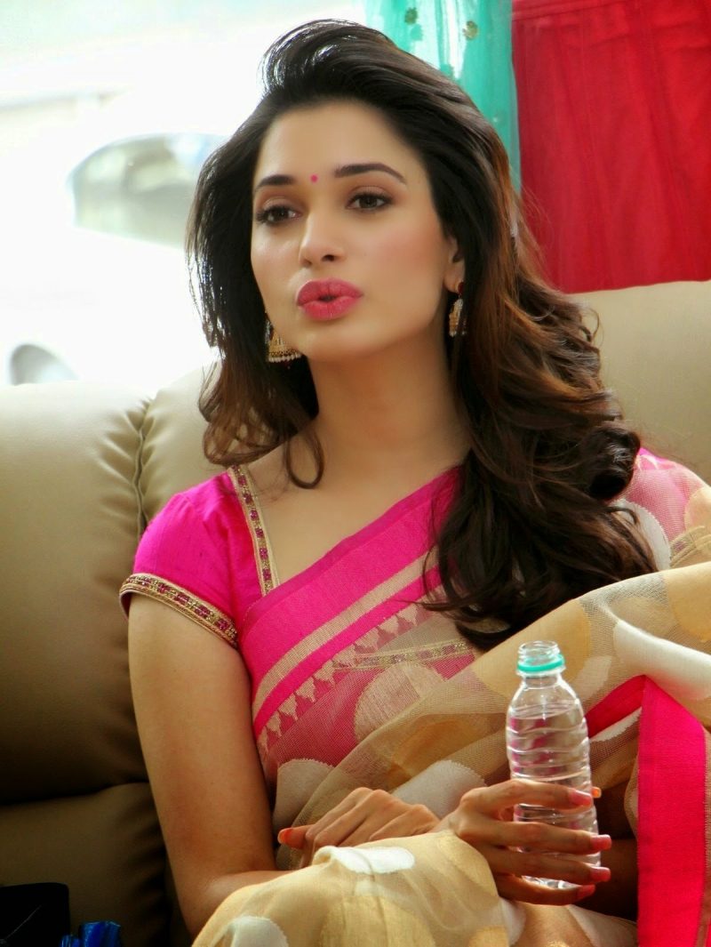 Tamanna Bhatia Sex Hd Video Properly - Bollywood Saree Diva- Beautiful Tamanna Bhatia in Saree! â€“ BharatSthali