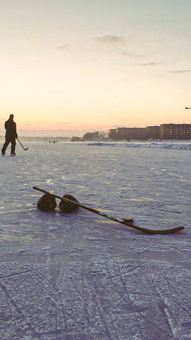 Arctic Pond Hockey Games