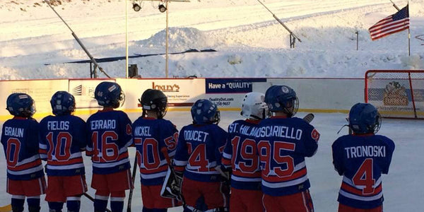 Team lined up at the Avalanche Xpress Mite Outdoor Classic.