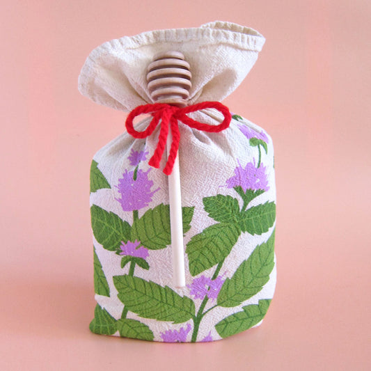 https://cdn.shopify.com/s/files/1/0560/3210/0548/products/wrapped-with-mint-towel.jpg?v=1637246361&width=533