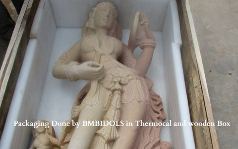 Thermocal Packaging of the statue 