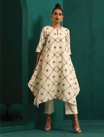 Buy Women's Kurta Sets Online in India - trueBrowns