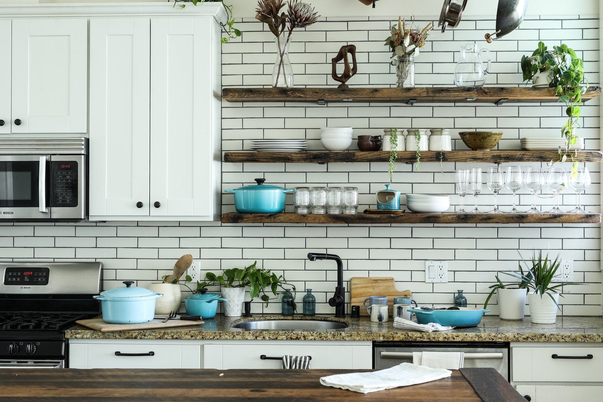 Die Küche organisieren: Besser aufräumen und einräumen – Stauraum