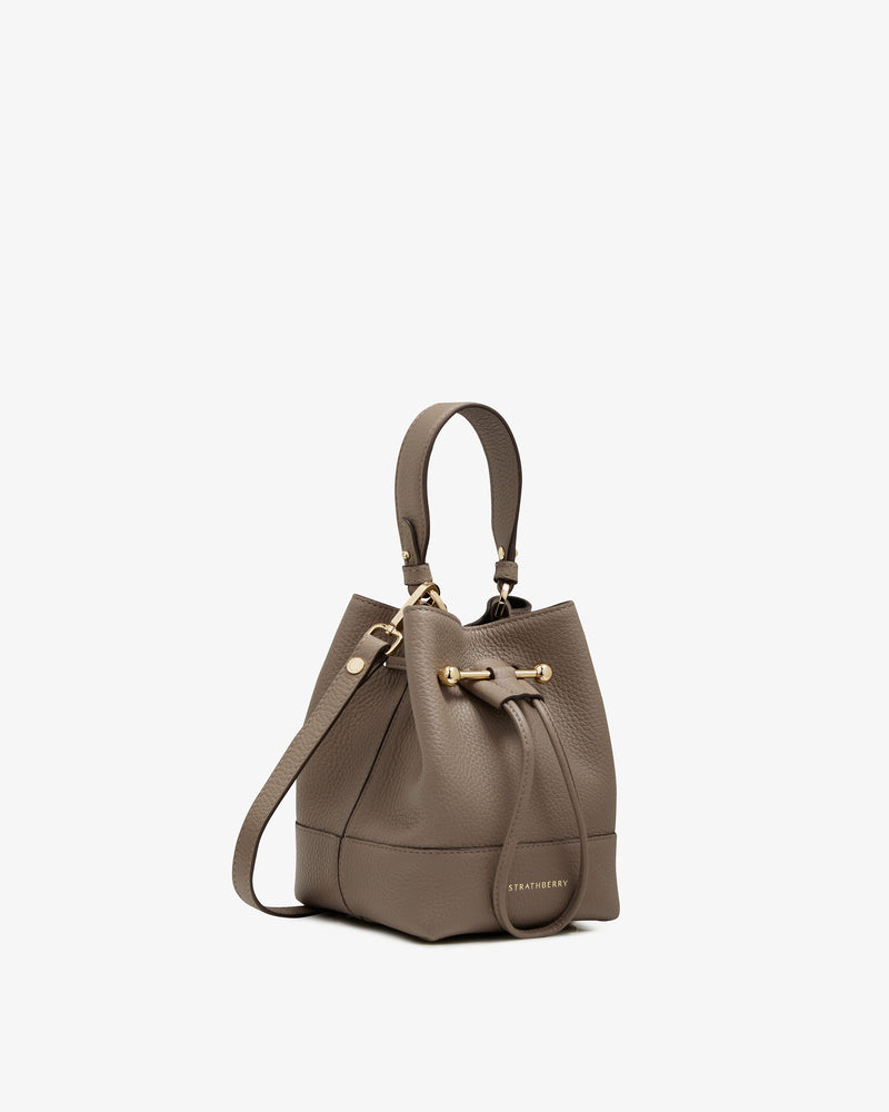 Osette - A modern take on the classic bucket bag, our best-selling Osette is your perfect everyday companion.