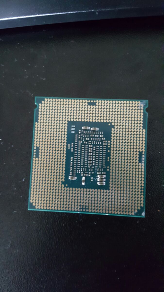 Thermal Paste On CPU Contacts