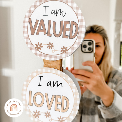 Affirmation station mirror display in Daisy Gingham theme.