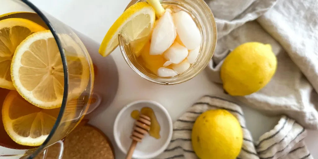 Iced green tea with honey and lemon