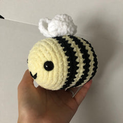 Beginner crochet kit- reversible frog kit – Raeesa.art