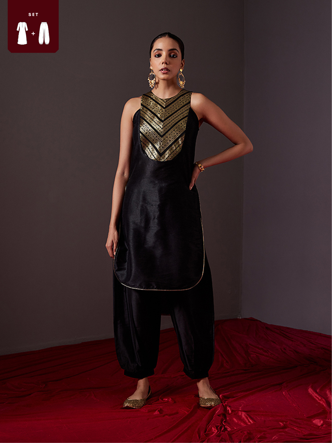Chandheri short kurti with pleated upper yoke & billowy sleeves, along with pleated  pants