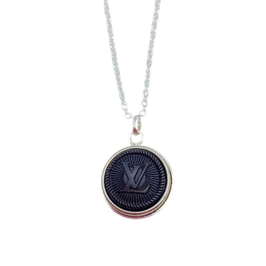 Louis Vuitton Necklace Collier Game On MP2914 White Black Metal 2021 Cruise  Collection Dice LOUIS VUITTON | eLADY Globazone