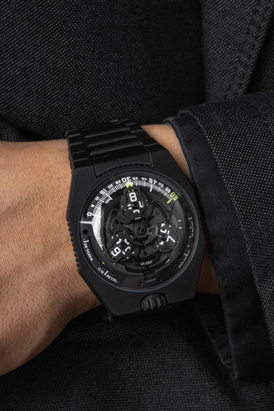 Urwerk UR-100V Full Black Titanium Jacket wristshot