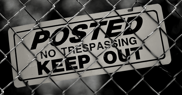 Pet Trespassing Laws by State 1 - Dr. Jeff Werber Celebrity Veterinarian Hollywood CA Blog