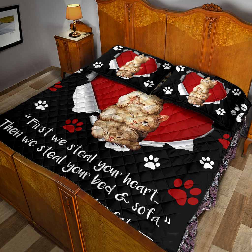 First We Steal Your Heart - Cat Quilt Bed Set