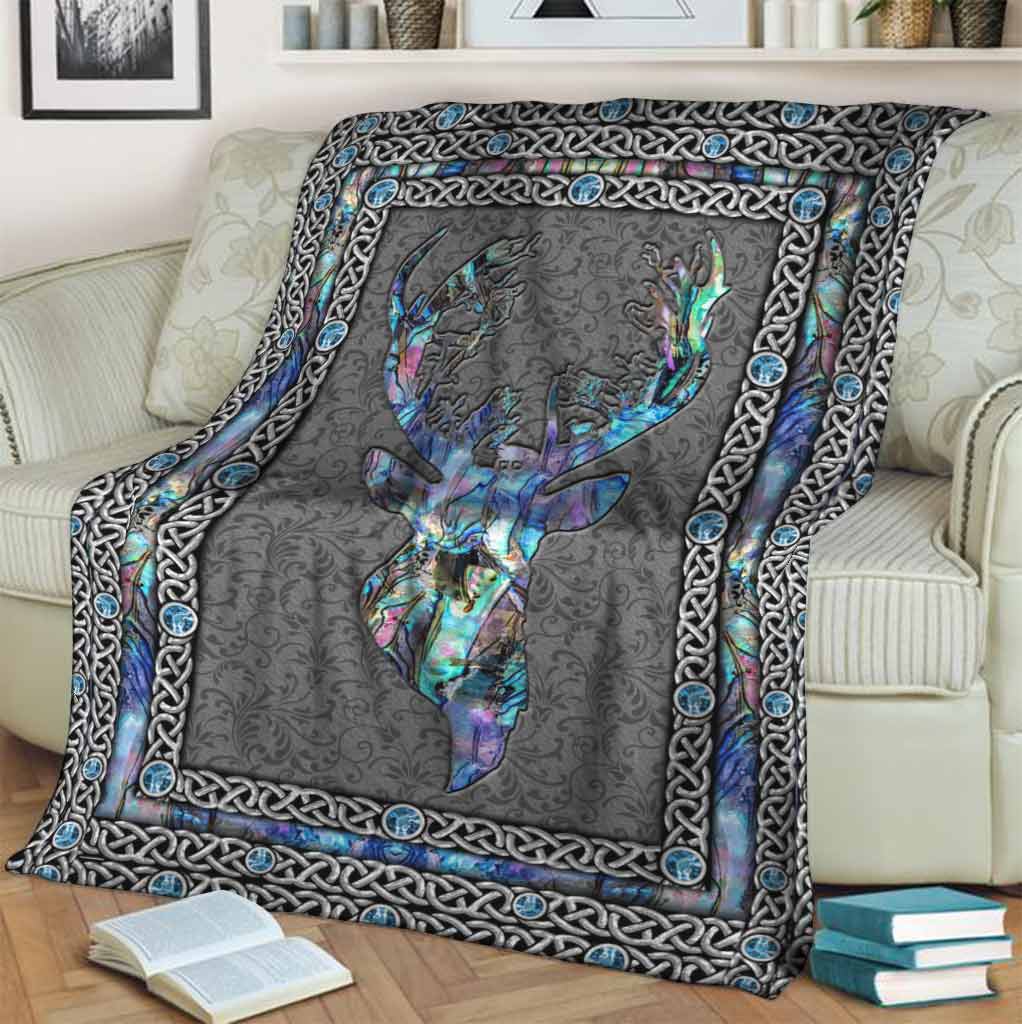 Love Hunting - Blanket With 3D Pattern Print