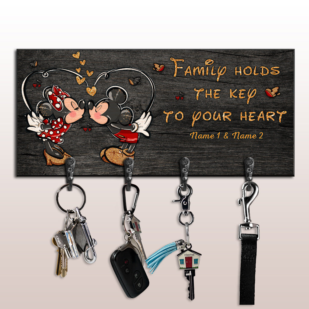 Family Holds The Key To Your Heart - Personalized Mouse Key Rack