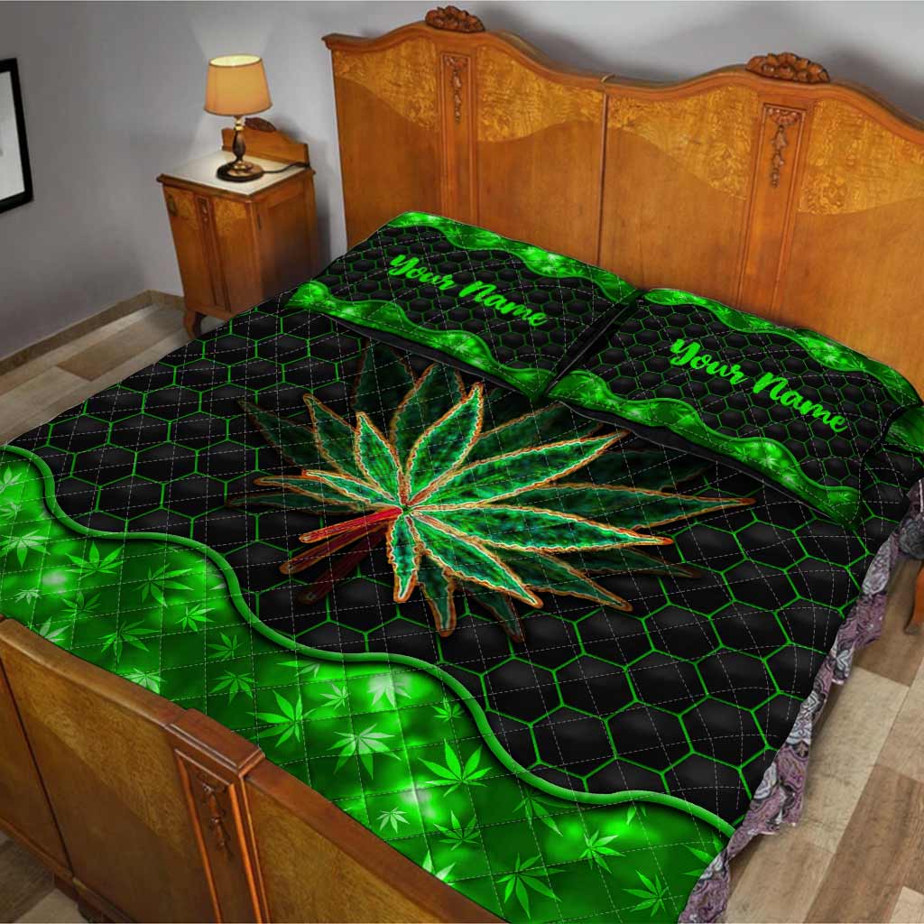 Magic Green Leaf - Personalized Weed Quilt Set