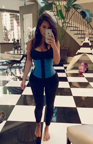 kim et son corset minceur