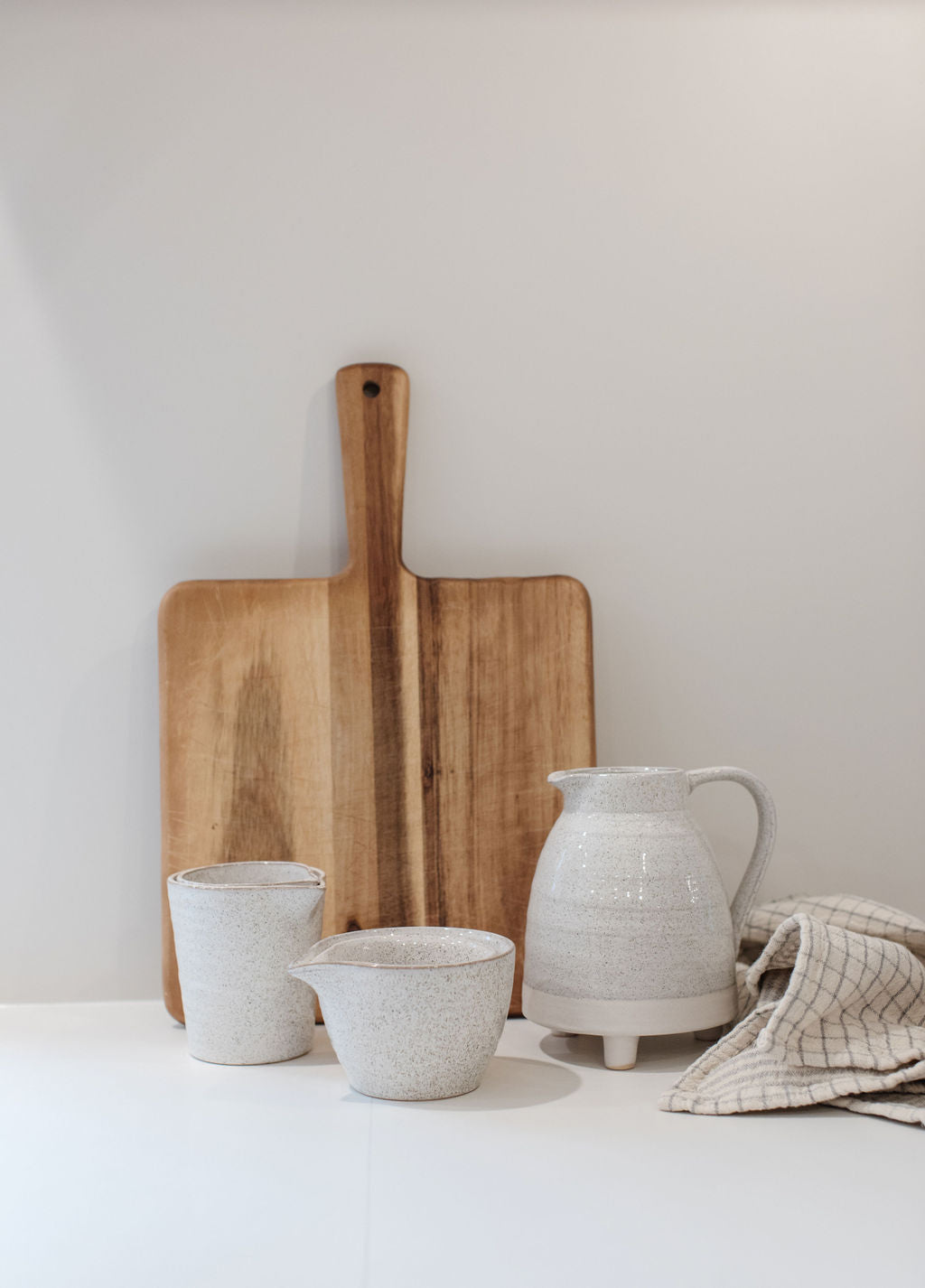 Black and White Stoneware Measuring Cups  Set of Four – Annie's Blue  Ribbon General Store