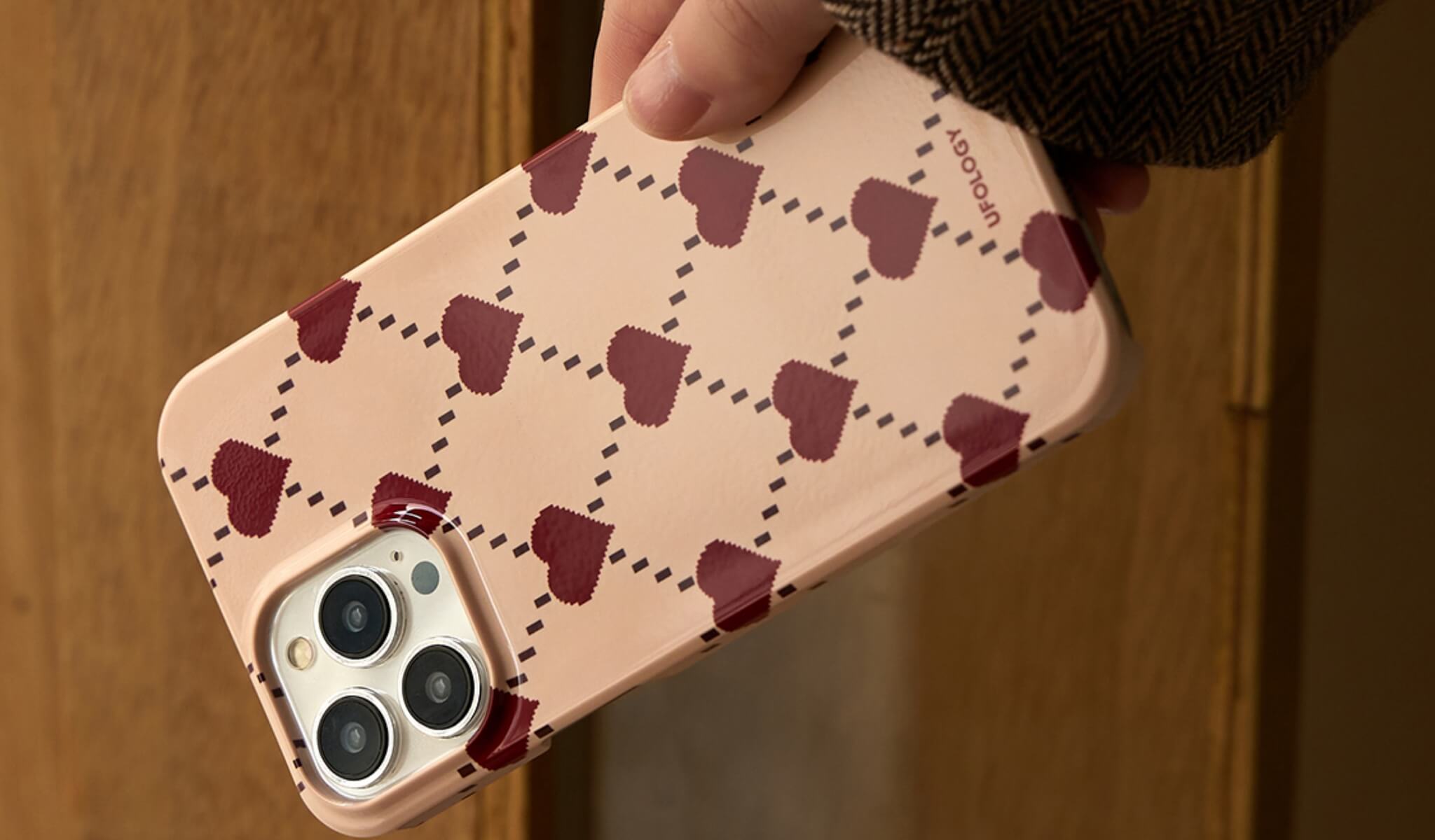 Red Hearts Case for iPhone 15