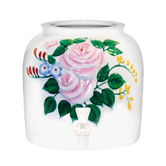Vasija de cerámica blanca con rosas rosas en relieve.