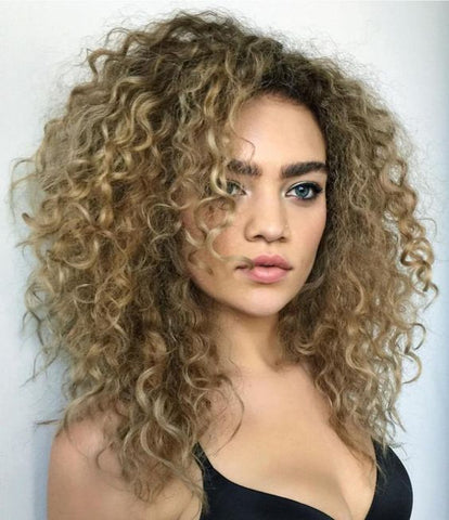 just right beauty curly layered hair voluminous blonde natural curls with layers hottest hair trends 2022