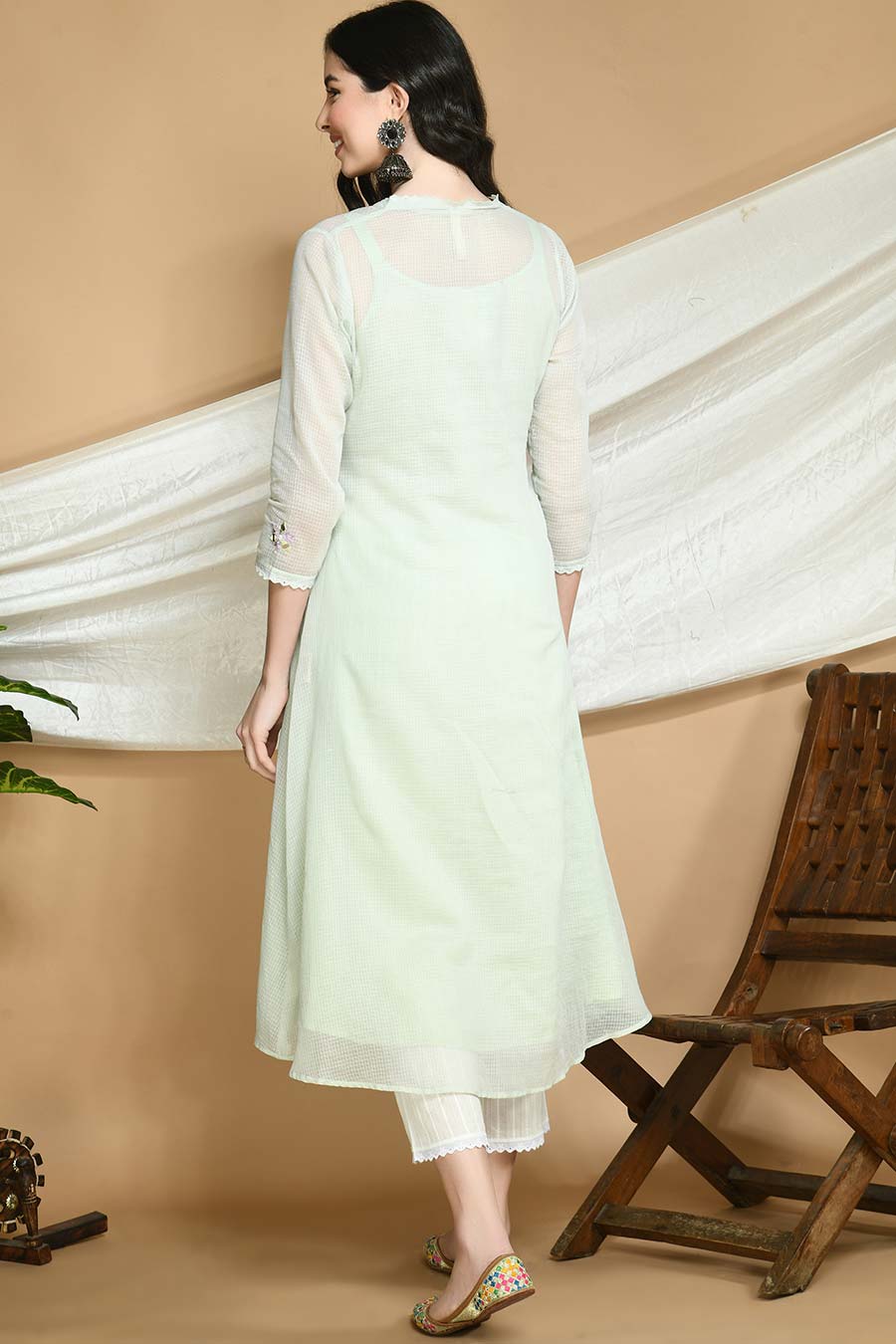 Shop Powder Green Kurta Set With Organza Stole by VINTAGE LOOM at ...