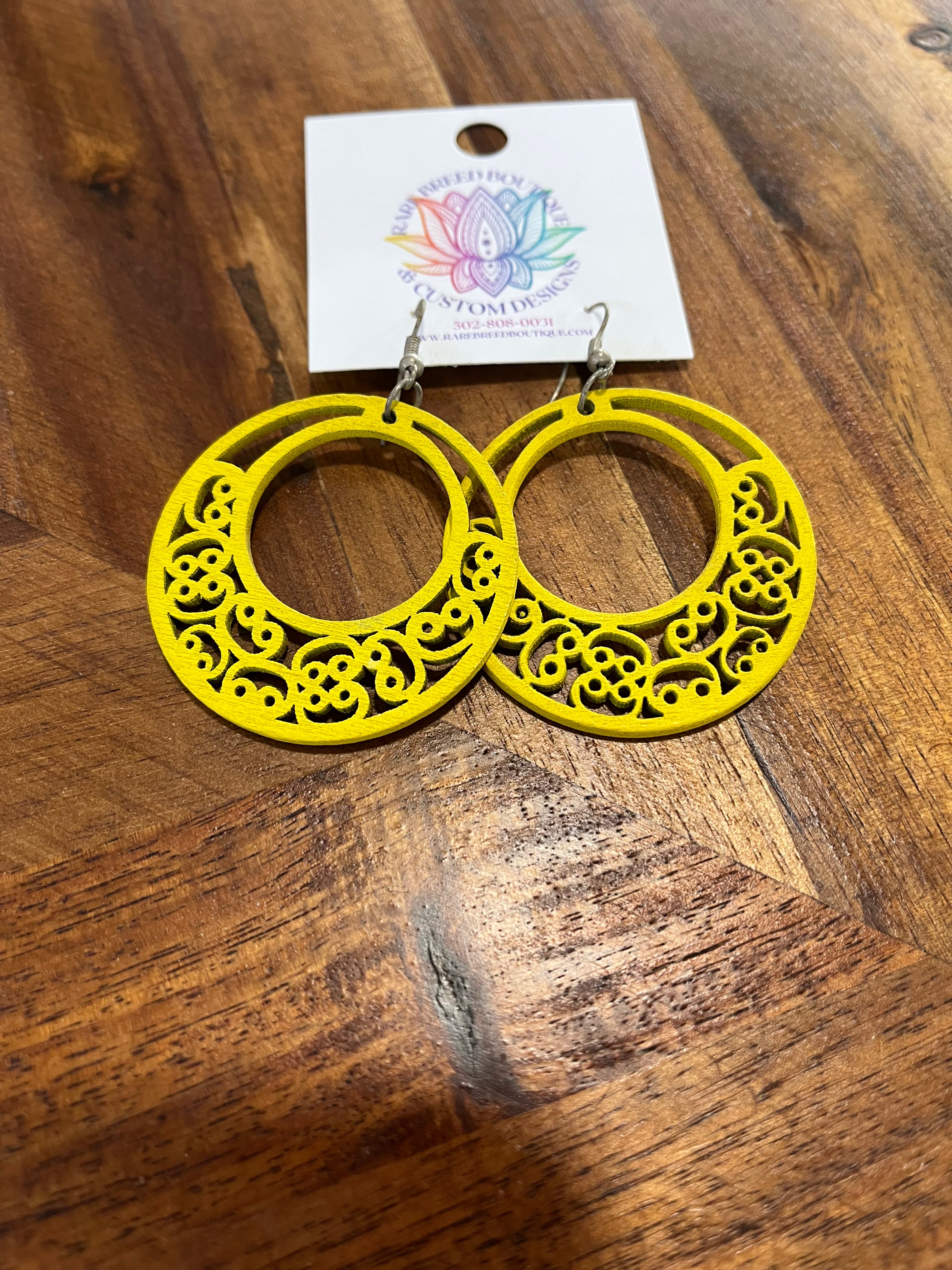 Wooden Circle With Opening