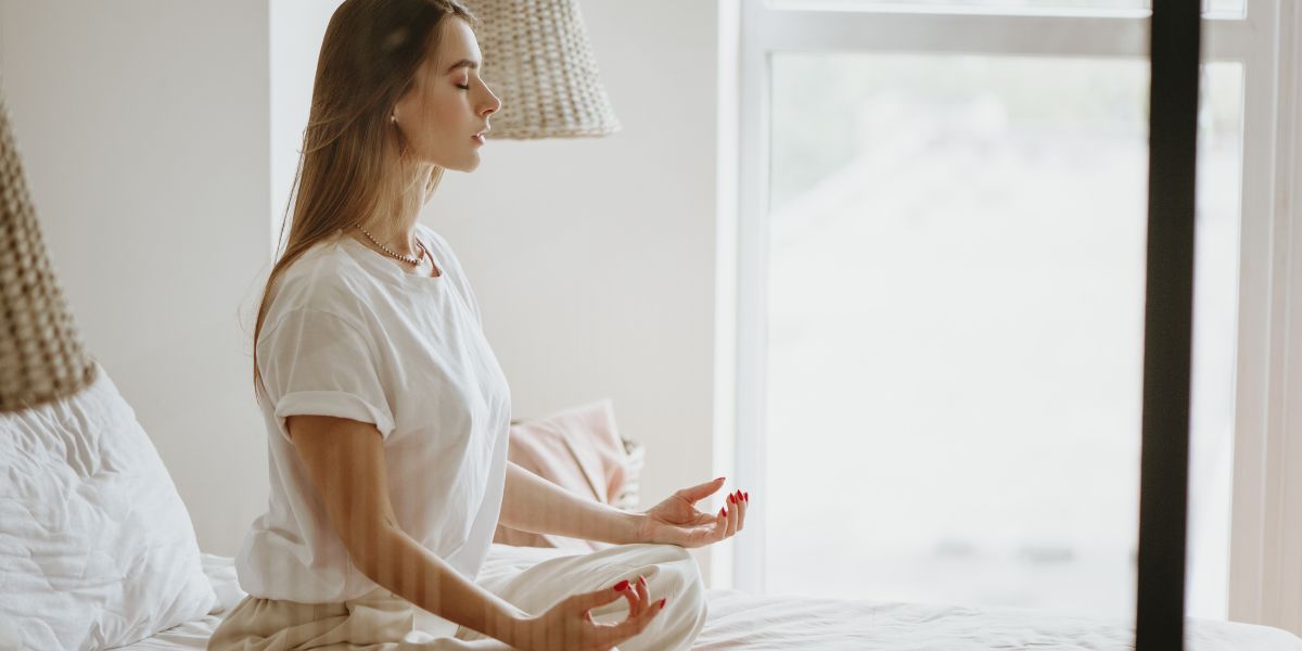 easy meditation to calm stress down 