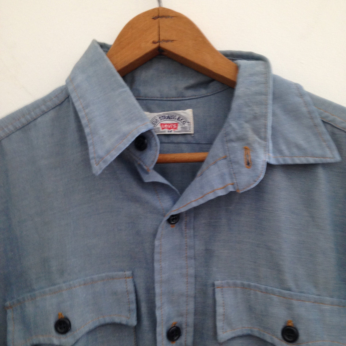 70's Double Orange Tab Levi's Chambray Shirt – Unearth Vintage