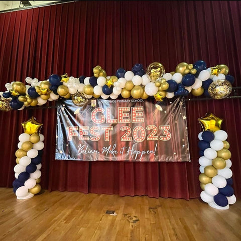Graduation balloons setup