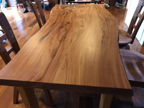 欅一枚板テーブルの木目