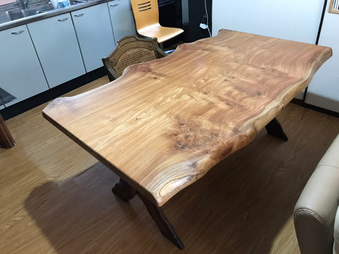 一枚板欅のダイニングテーブル