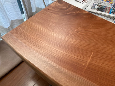 欅一枚板センターテーブルの木目