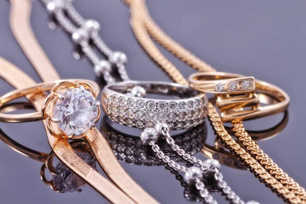 Gold colors : Rose gold, White gold and yellow gold