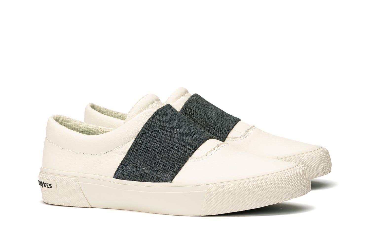 mens slip on casual sneakers