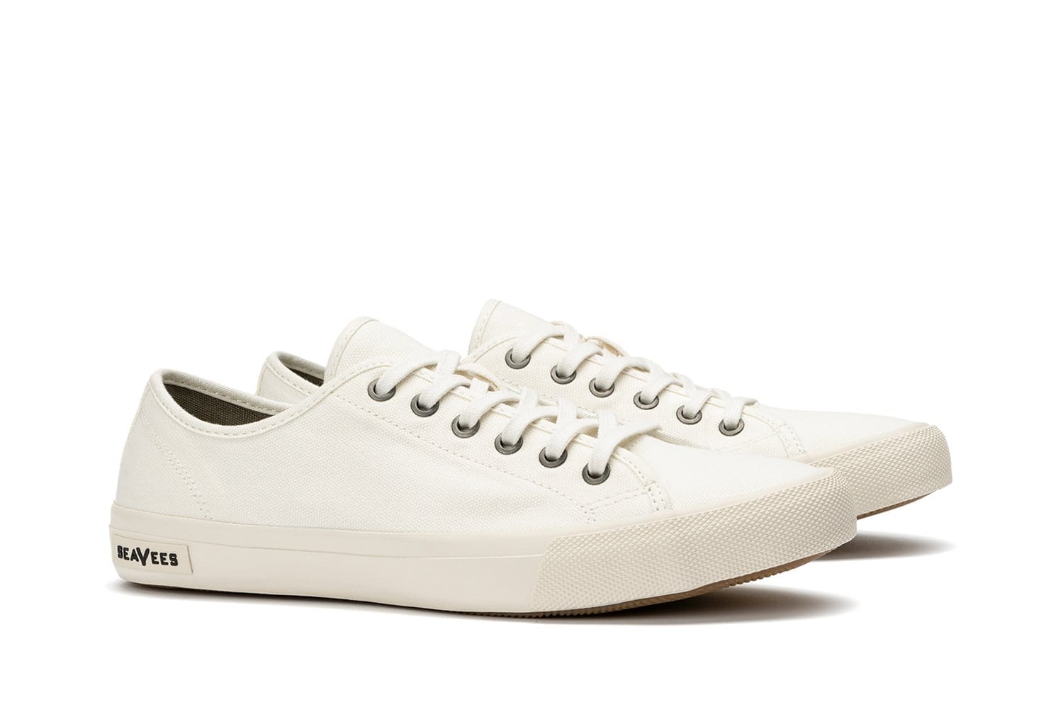 mens casual sneakers white