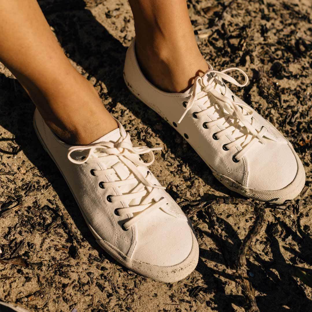 seavees monterey canvas lace up sneakers